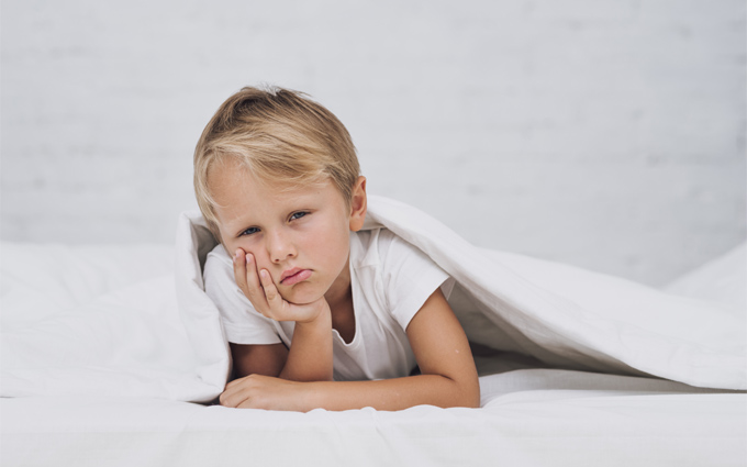 Problemas de Pais e Filhos - Crianças pequenas que se recusam a ir dormir por conta própria. Problemas de Pais e Filhos - Crianças pequenas que se recusam a ir dormir por conta própria.